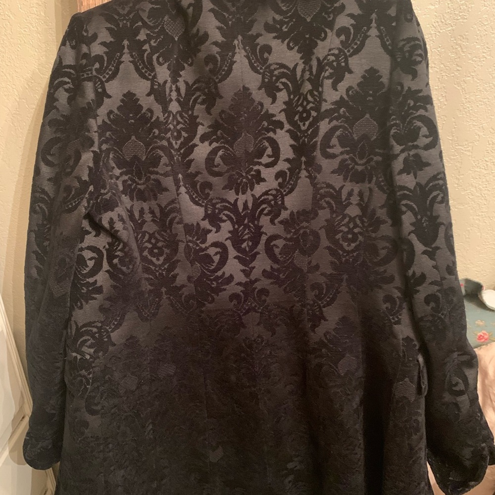 Beautiful flocked jacket - Picture 2 of 8